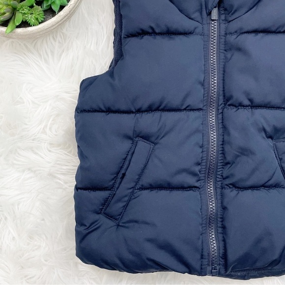 Old Navy Unisex Water Resistant Puffer Winter Vest Size 2T - Picture 2 of 10